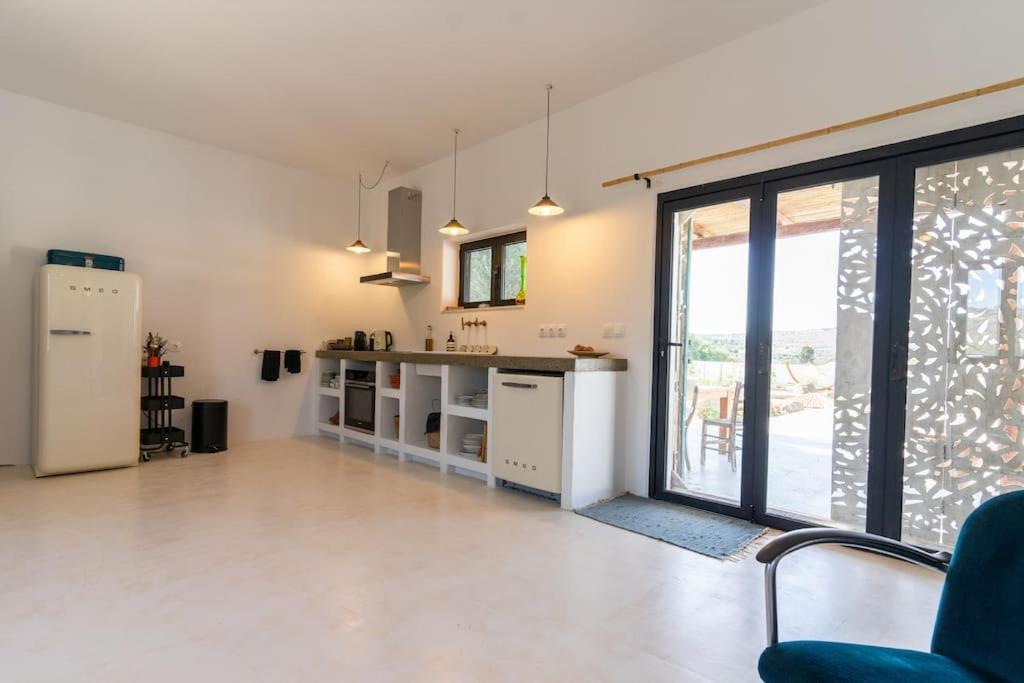 Villa Louloudia Stylish Luxury Villa With Private Pool بيتسيديا المظهر الخارجي الصورة